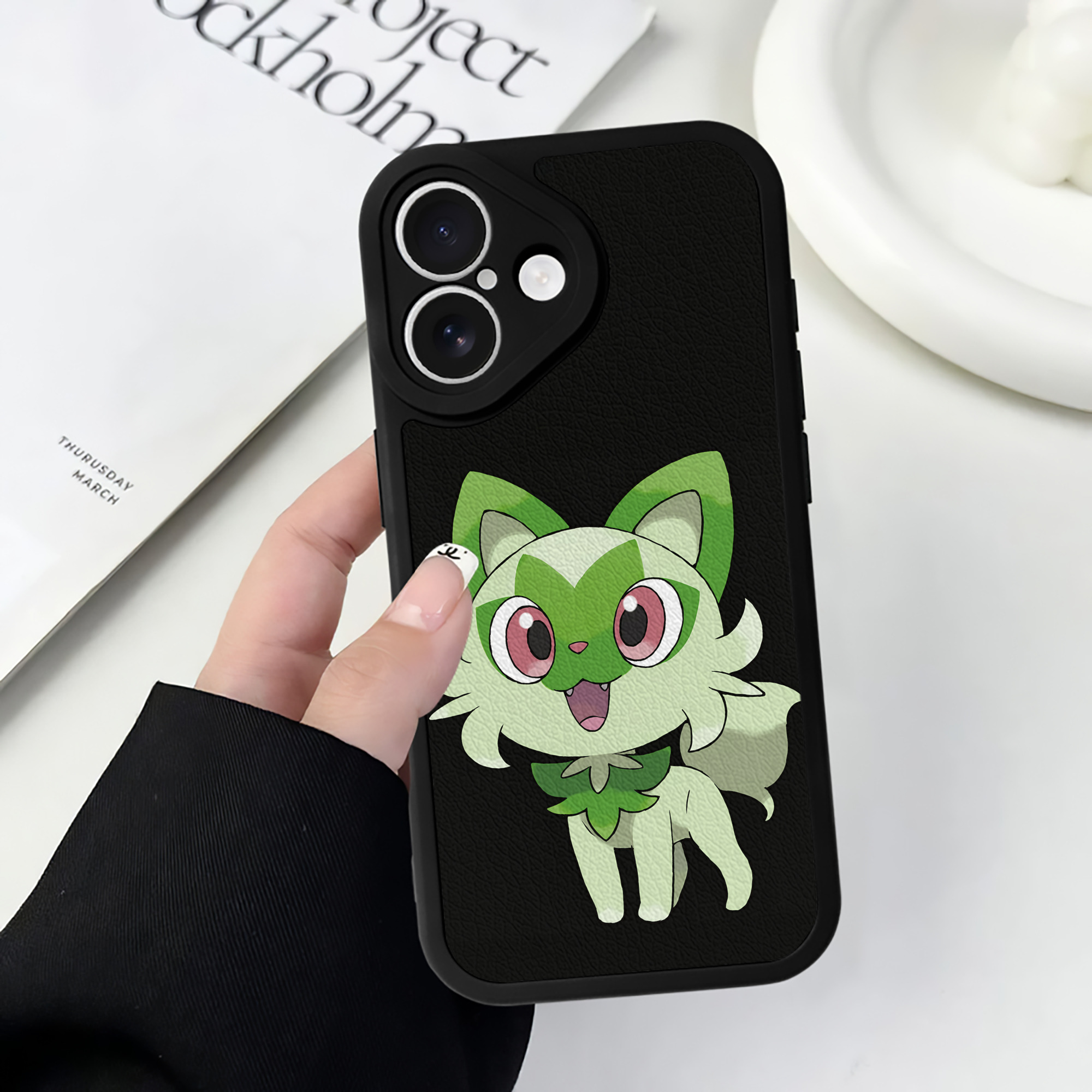 （画像用） ポケットモンスター Pokémon 【iPhone 16シリーズ対応】シリコンスマホケース（レザー調） 材質：シリコン